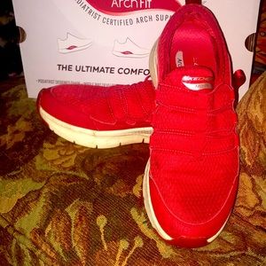 Women’s tennis shoes, gently worn, podiatrist approved arch fit